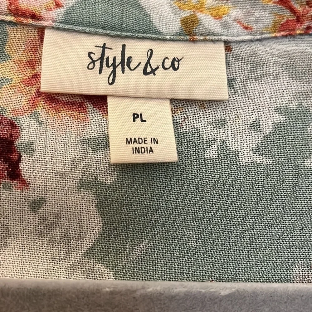 Style & Co. sage green with red/ pink flowers long sleeved blouse. Size PL - Picture 2 of 9